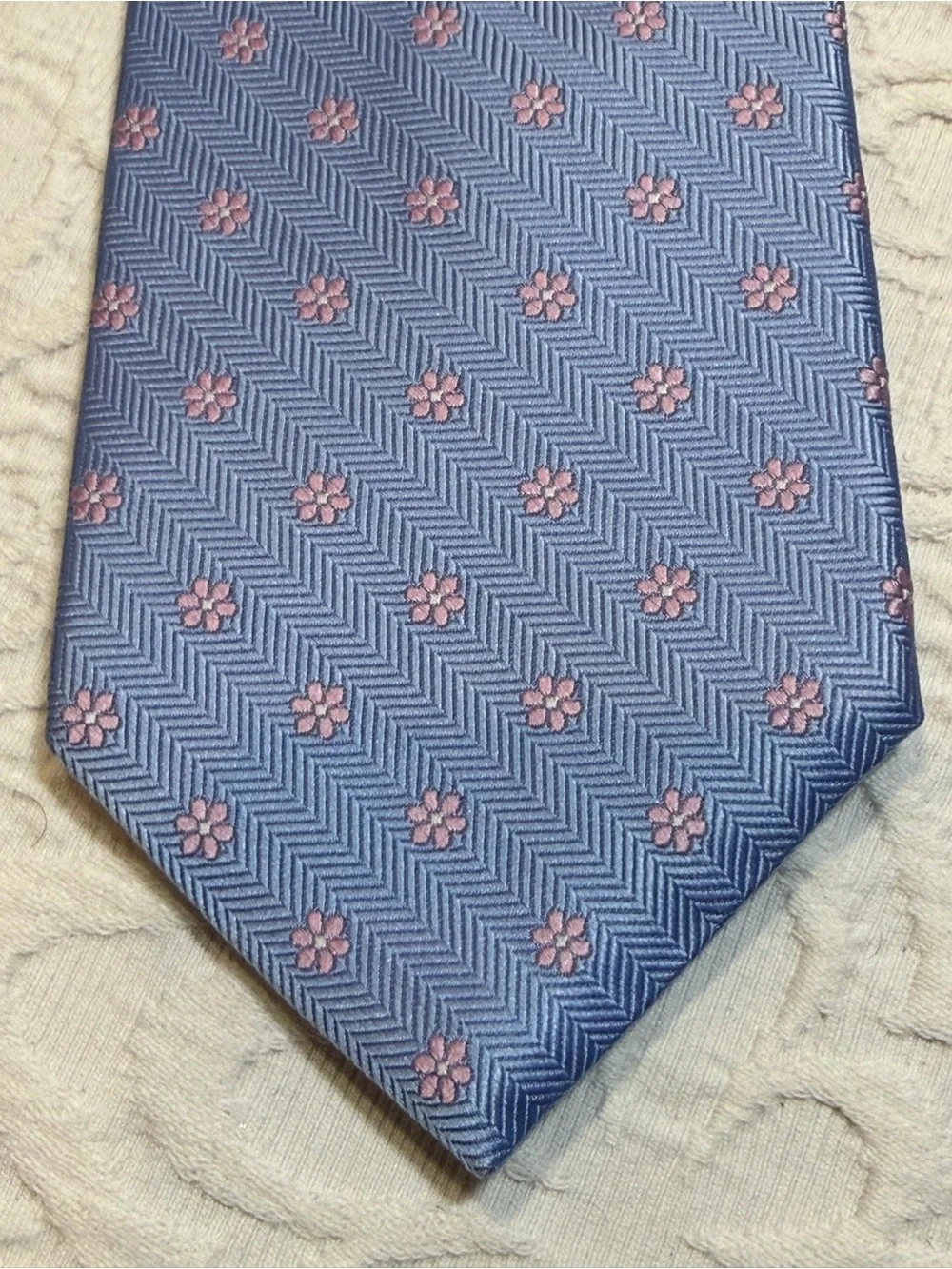 Brooks Brothers Periwinkle Blue Patterned Silk Necktie Woven Italy Made USA